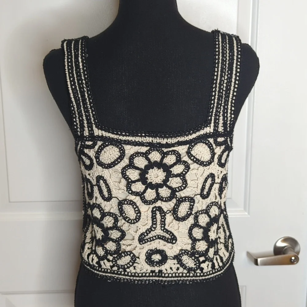 NEW Rebellion Crochet Tank Top Floral Fully Lined Crop Black and Cream Size XS - Picture 5 of 12